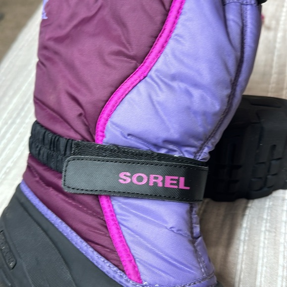 Sorel purple snow boots size 5 - Picture 6 of 8